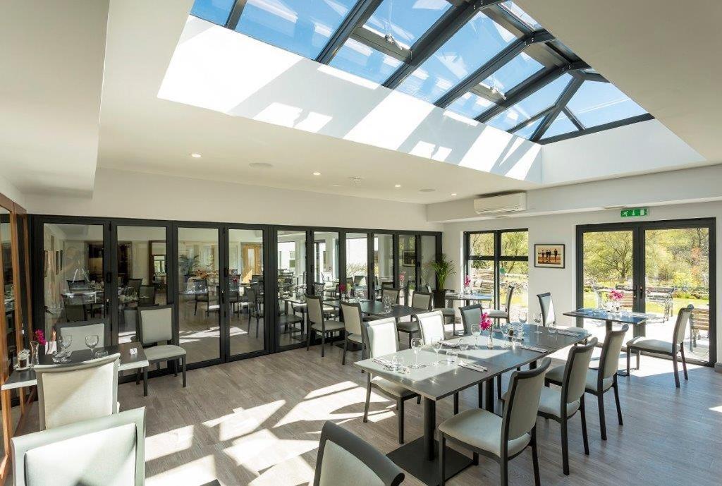 טיינולט The Brander Lodge Hotel And Bistro מראה חיצוני תמונה