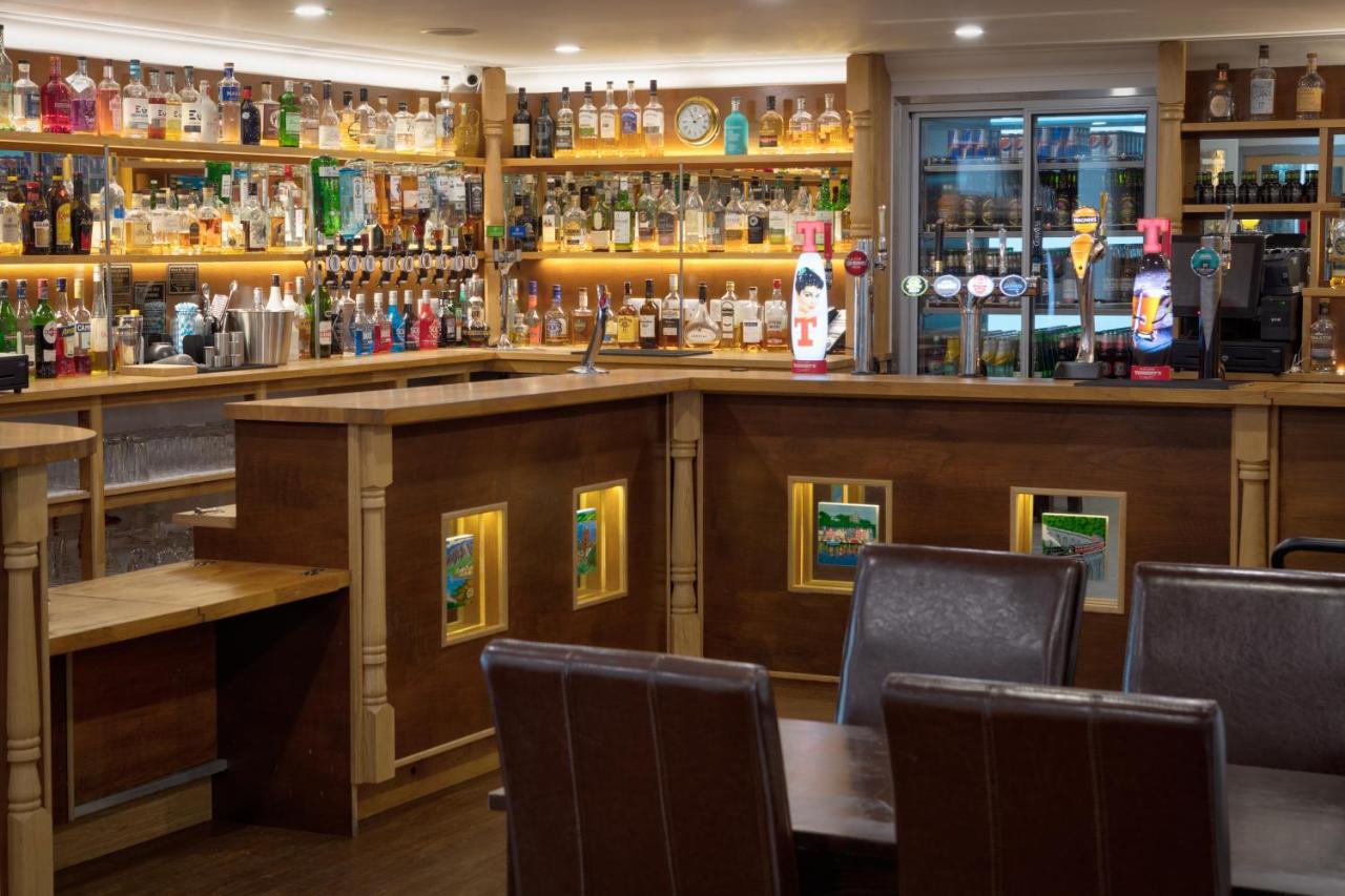 טיינולט The Brander Lodge Hotel And Bistro מראה חיצוני תמונה