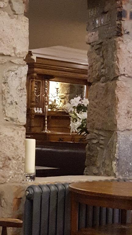 טיינולט The Brander Lodge Hotel And Bistro מראה חיצוני תמונה