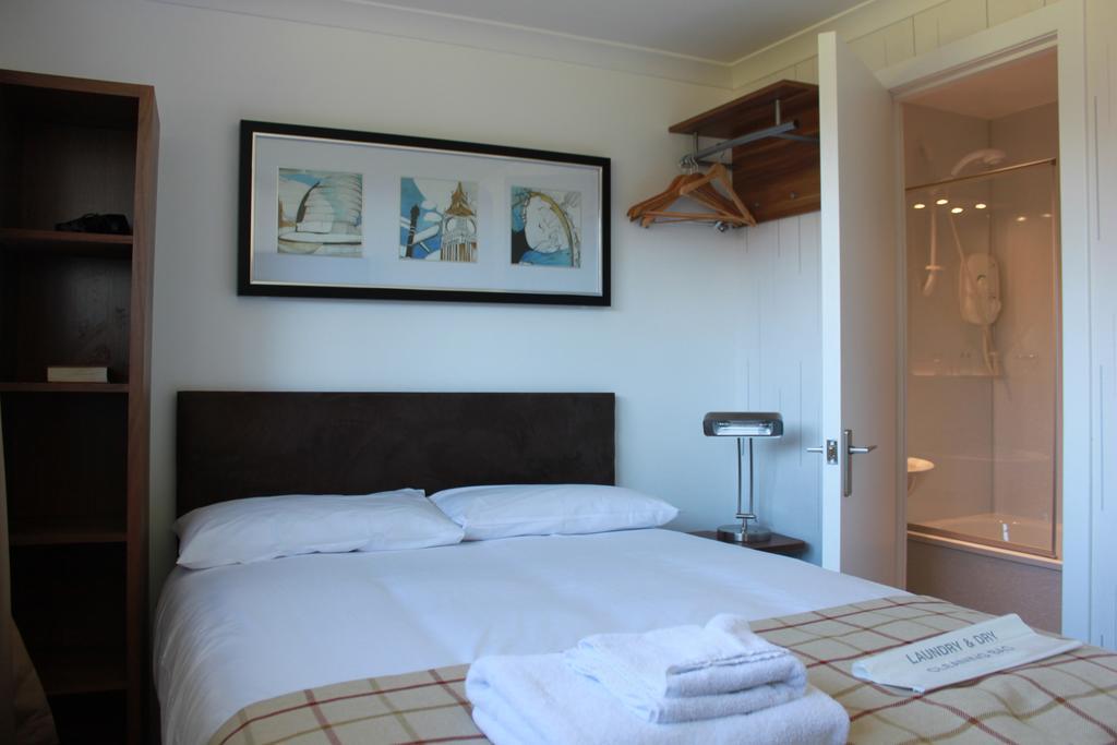 טיינולט The Brander Lodge Hotel And Bistro מראה חיצוני תמונה